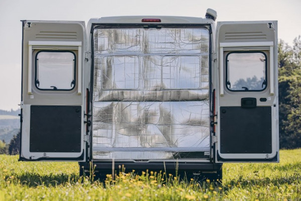 Fenster- und Dachhaubenisolierung selbst herstellen – Camping Family